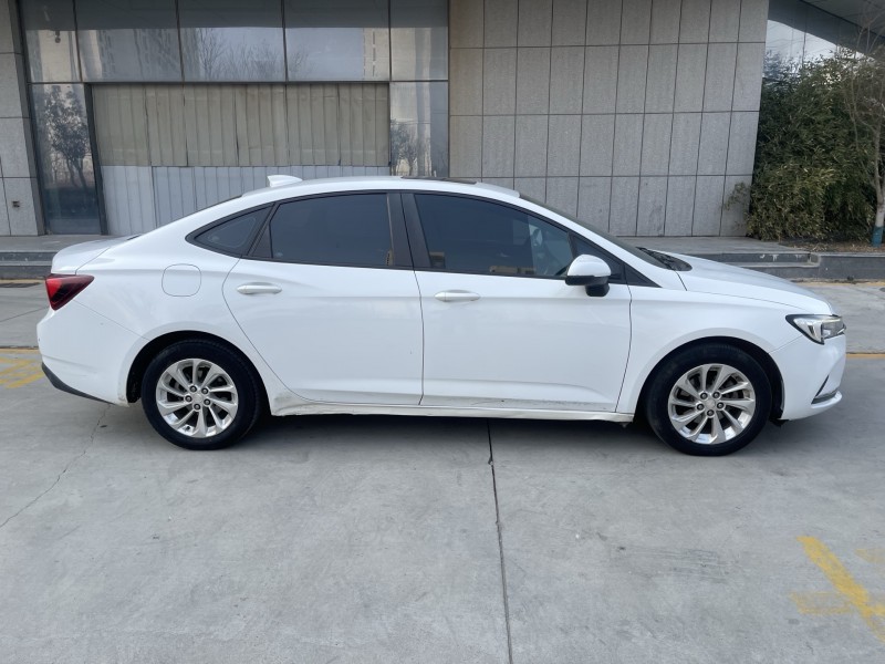 济宁20年别克威朗3