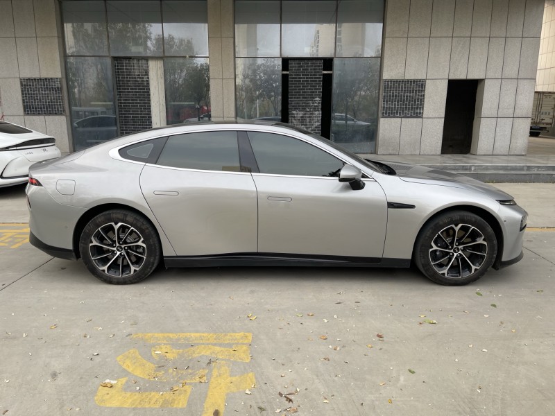 济宁23年小鹏汽车p74