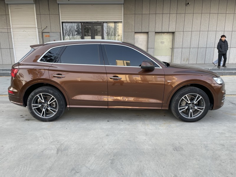 济宁19年奥迪Q57