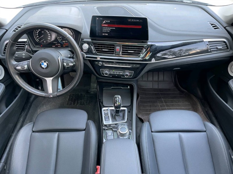 济宁22年宝马1系3