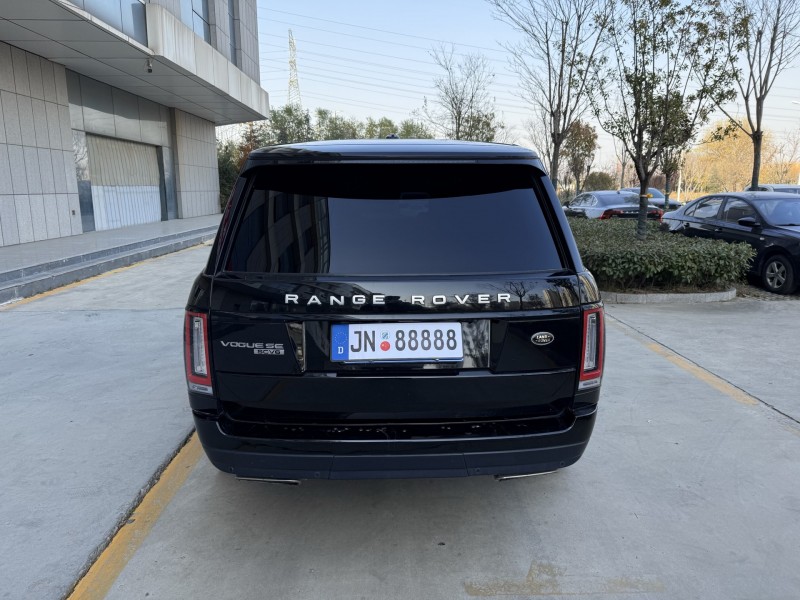 济宁17年路虎揽胜行政5