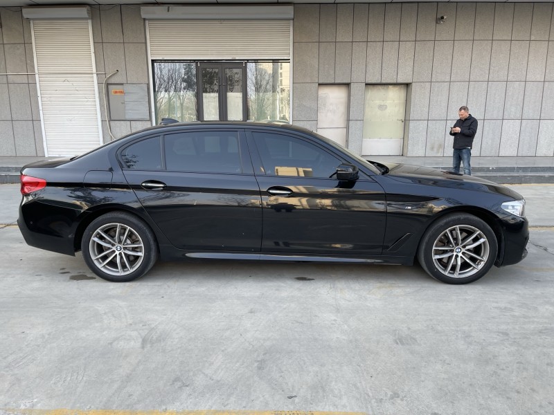 济宁18年宝马5系3