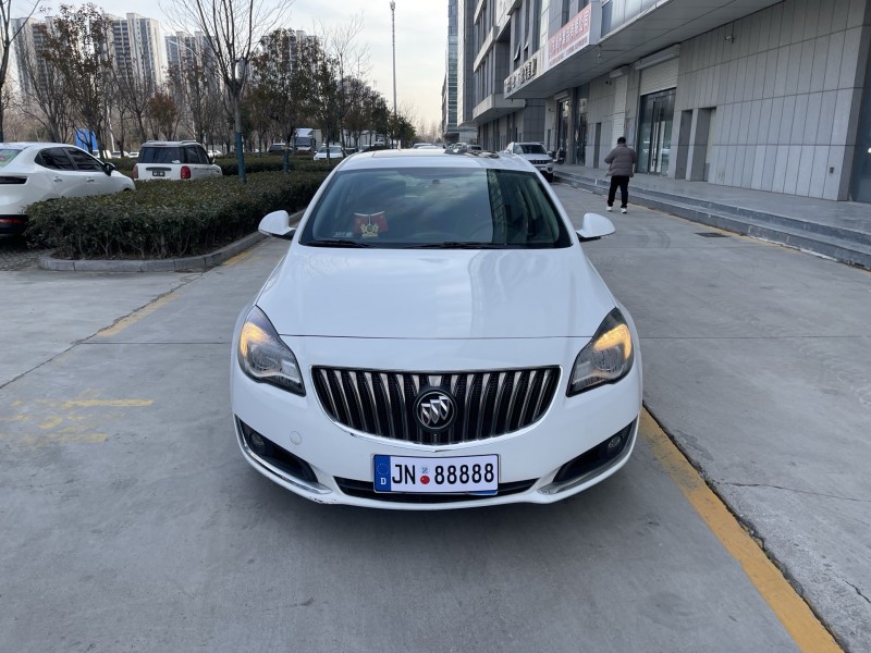 济宁16年别克君威1