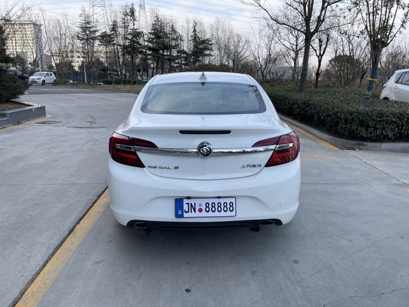 济宁16年别克君威6