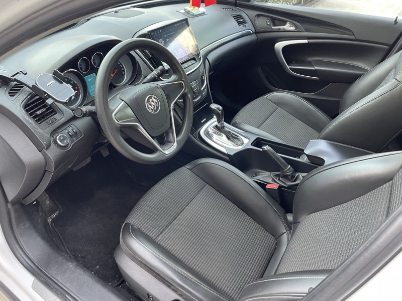 济宁16年别克君威8