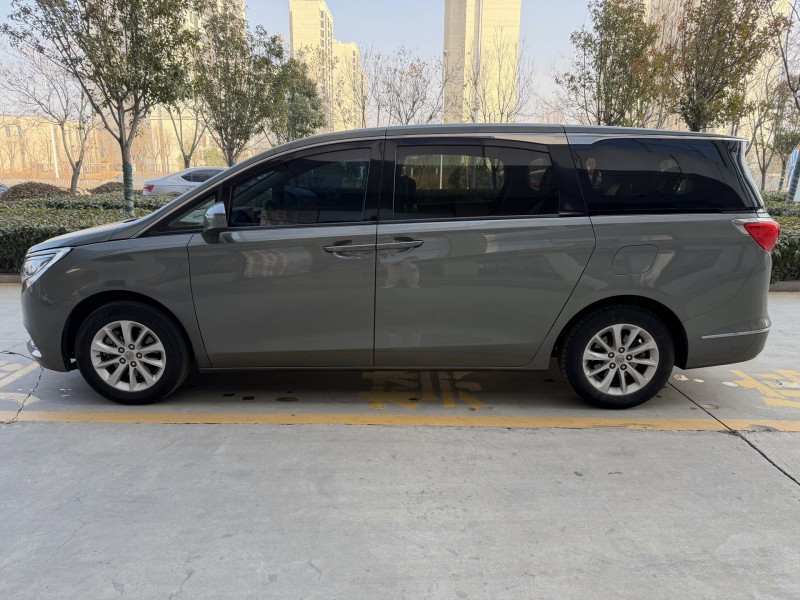 济宁19年别克GL87