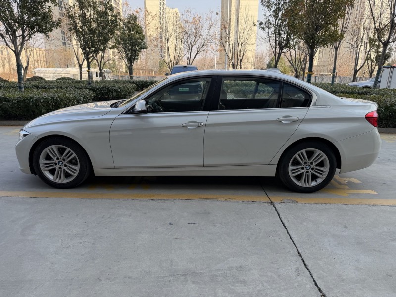 济宁17年宝马3系7