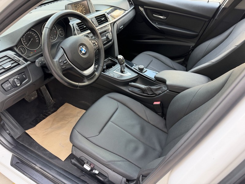 济宁17年宝马3系8