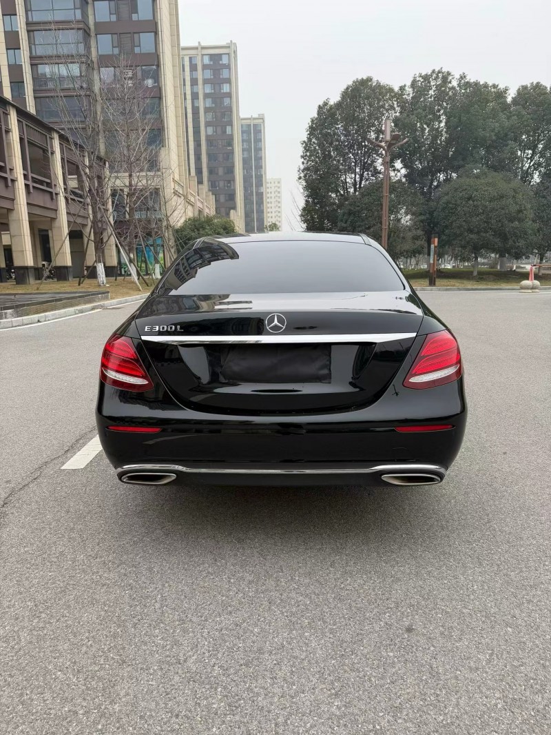 安阳19年奔驰E8