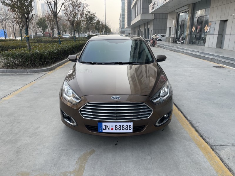 济宁17年福特福克斯1