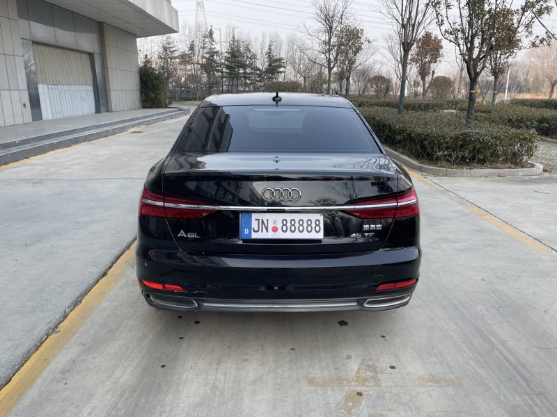 济宁19年奥迪A6L9