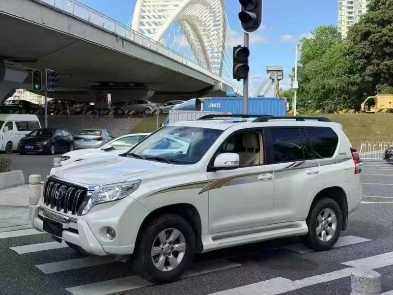 广州14年丰田普拉多2