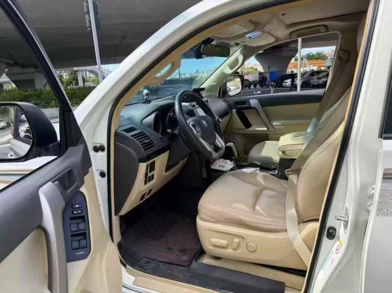 广州14年丰田普拉多4