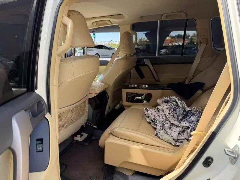 广州14年丰田普拉多5