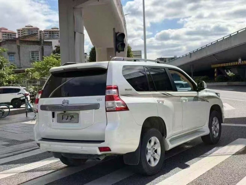 广州14年丰田普拉多7