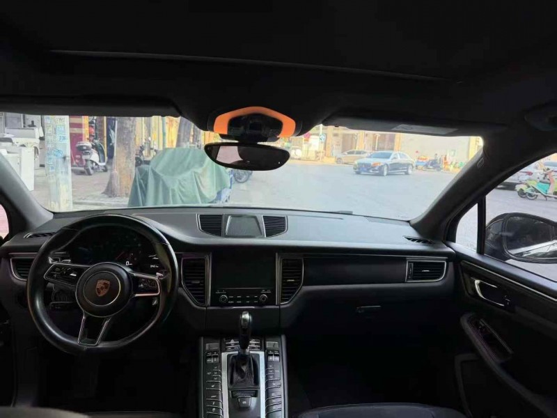 广州16年保时捷Macan4