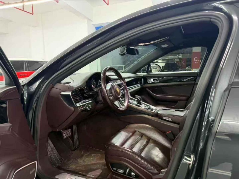 广州18年保时捷帕拉梅拉5