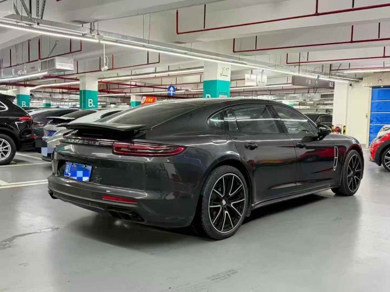 广州18年保时捷帕拉梅拉8