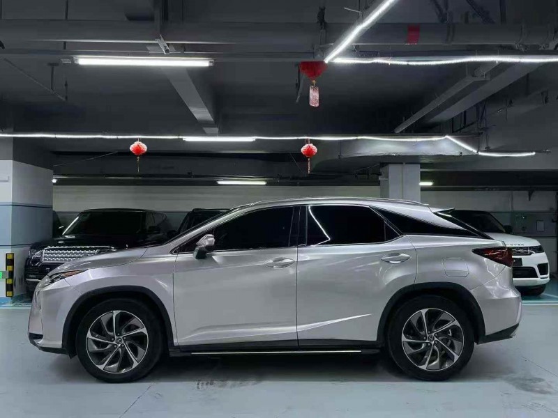 广州18年雷克萨斯RX7