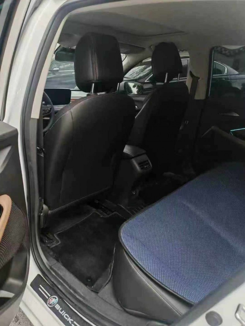 保定22年别克威朗4