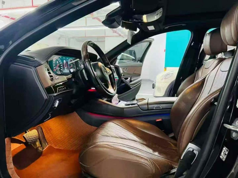 广州19年奔驰迈巴赫S级4