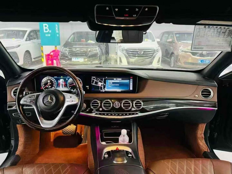 广州19年奔驰迈巴赫S级6