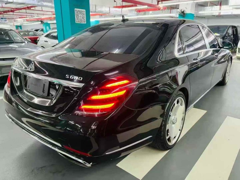 广州19年奔驰迈巴赫S级7