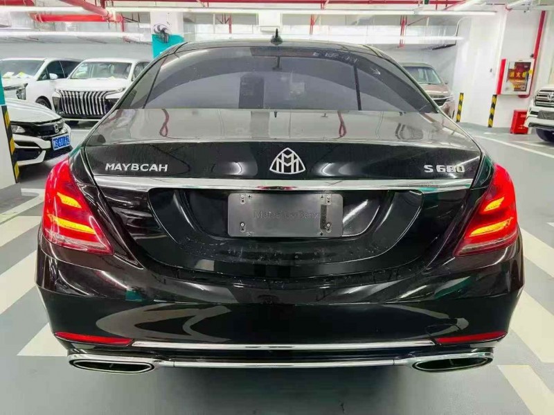 广州19年奔驰迈巴赫S级9
