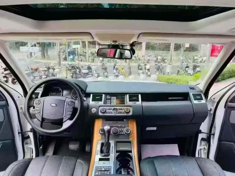 广州12年路虎揽胜运动7