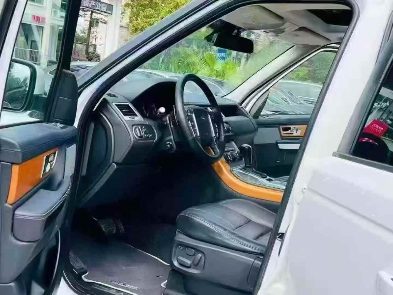 广州12年路虎揽胜运动8