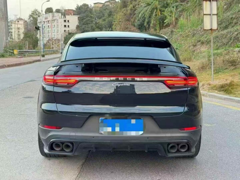 廈門19年保時捷卡宴9