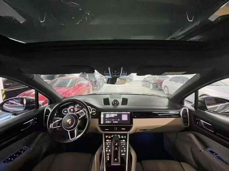 广州19年保时捷卡宴4