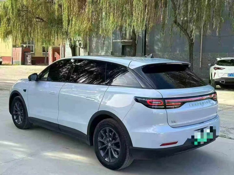 保定24年零跑汽车C118