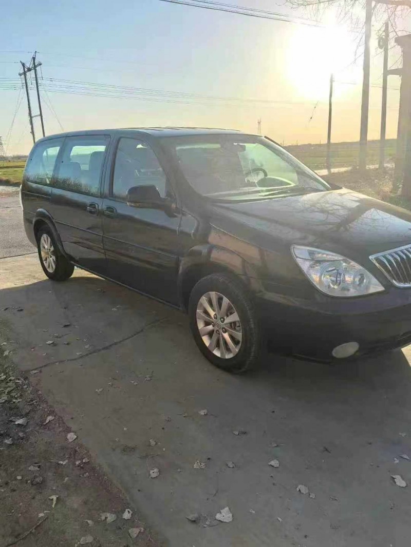 保定16年别克GL83