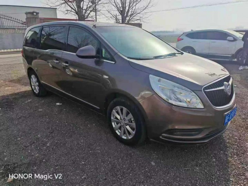 保定17年别克GL82