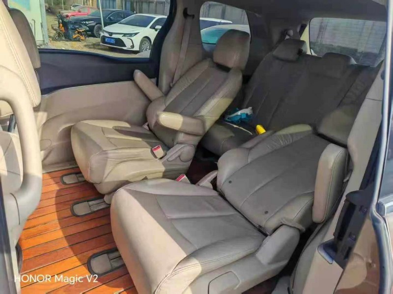 保定17年别克GL85