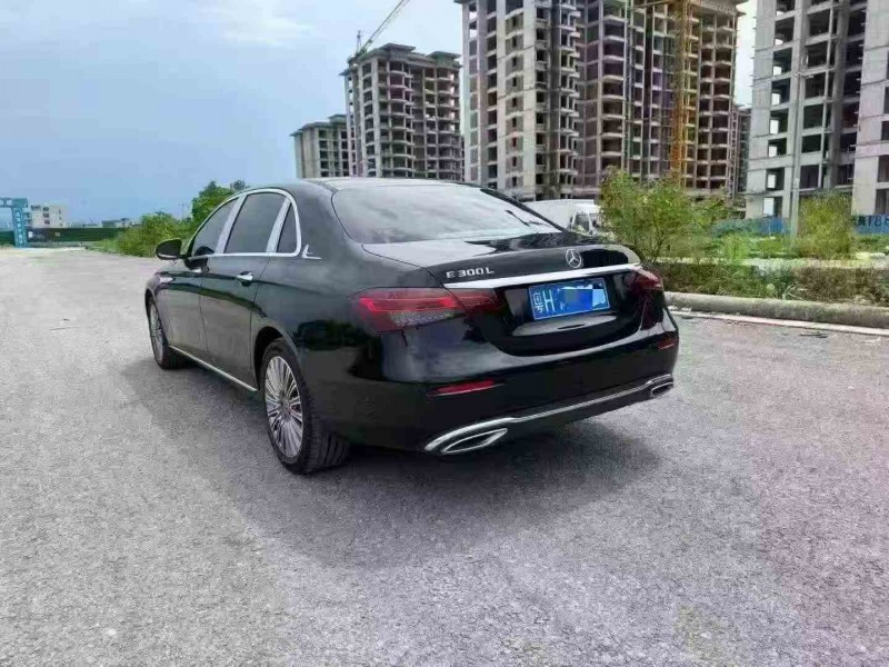 钦州23年奔驰E8