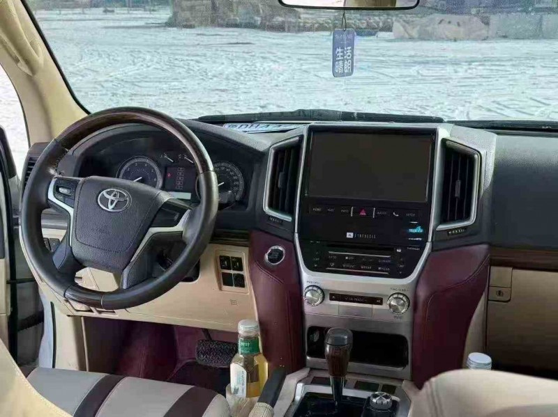 赤峰16年丰田兰德酷路泽7