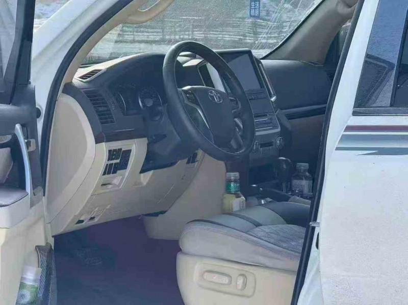 赤峰16年丰田兰德酷路泽8