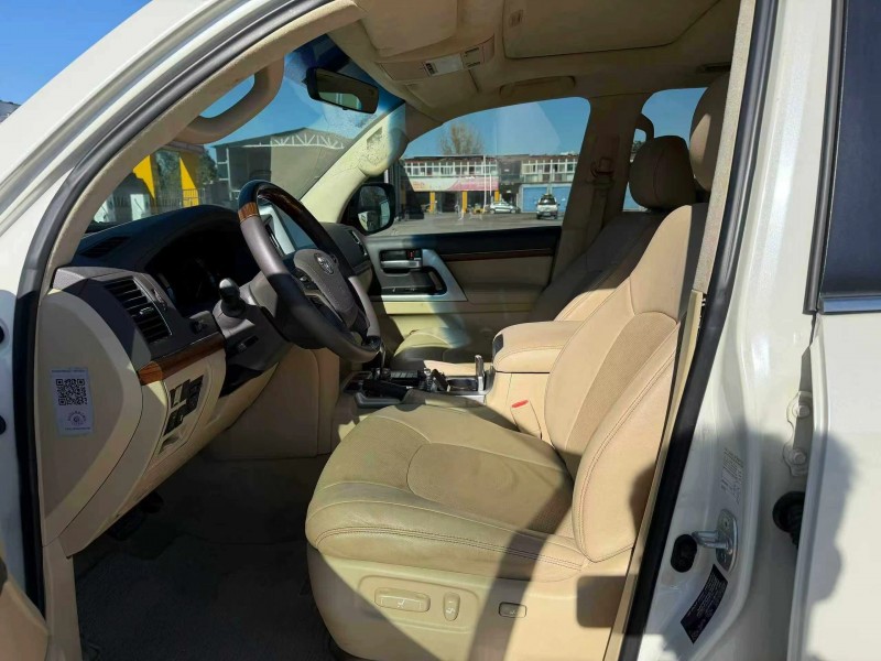 南阳16年丰田兰德酷路泽4