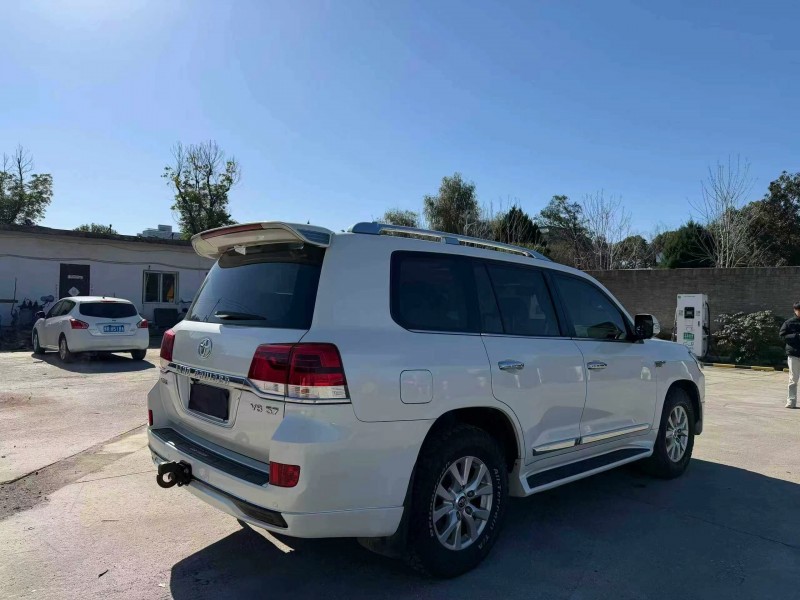 南阳16年丰田兰德酷路泽7