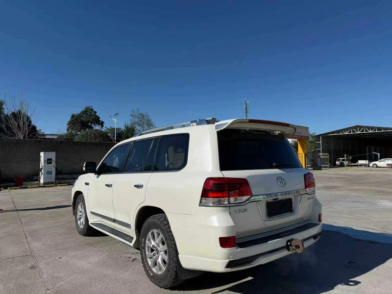 南阳16年丰田兰德酷路泽9