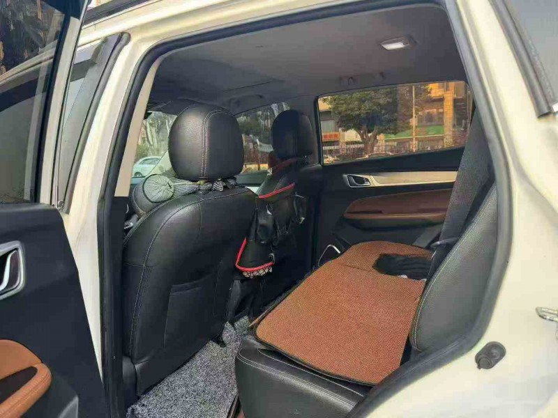 湛江18年吉利帝豪5