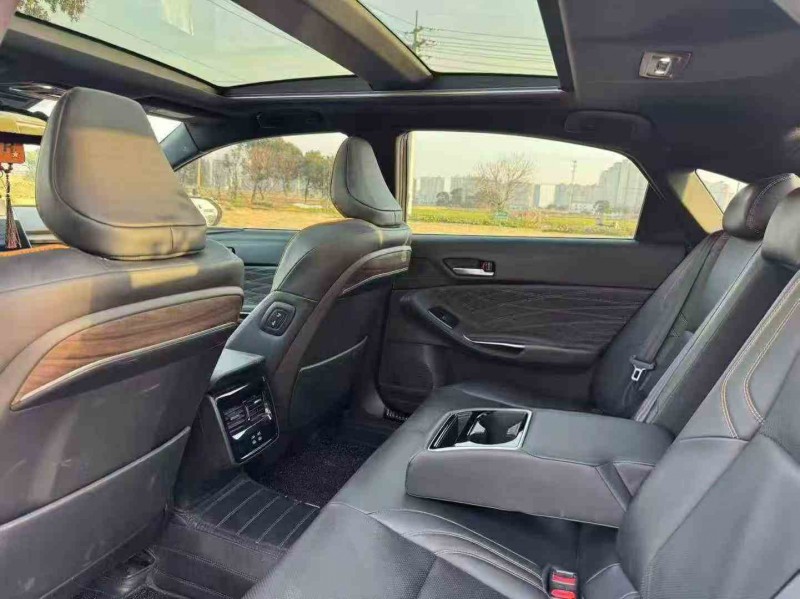 淮安25年丰田亚洲龙4