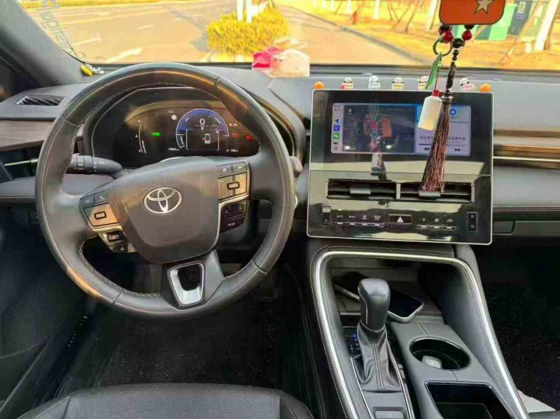 淮安25年丰田亚洲龙5