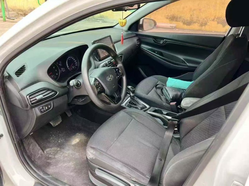 潍坊21年现代悦动4