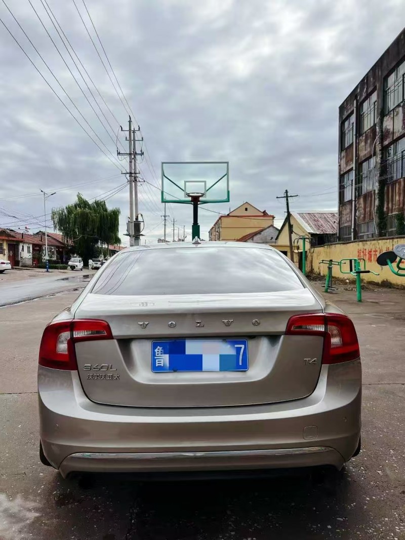 潍坊16年沃尔沃S60L9
