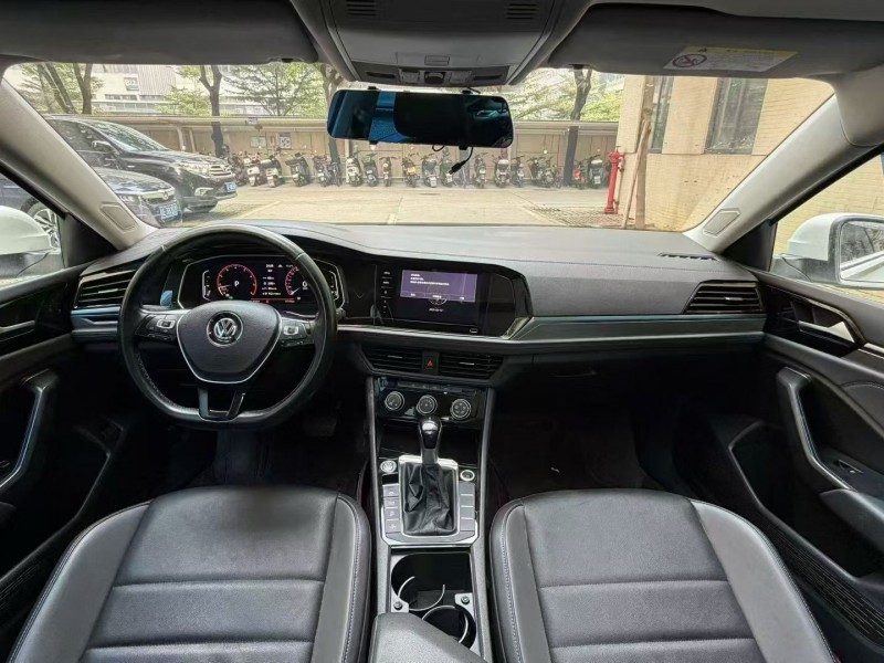 佛山22年大众速腾8