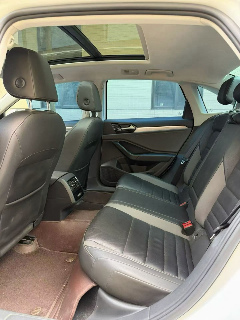 佛山22年大众速腾9