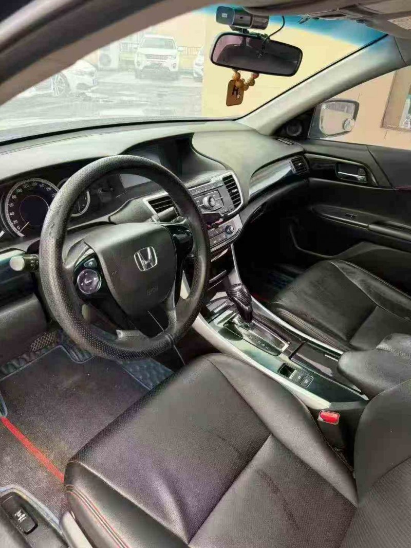 徐州17年本田雅阁6